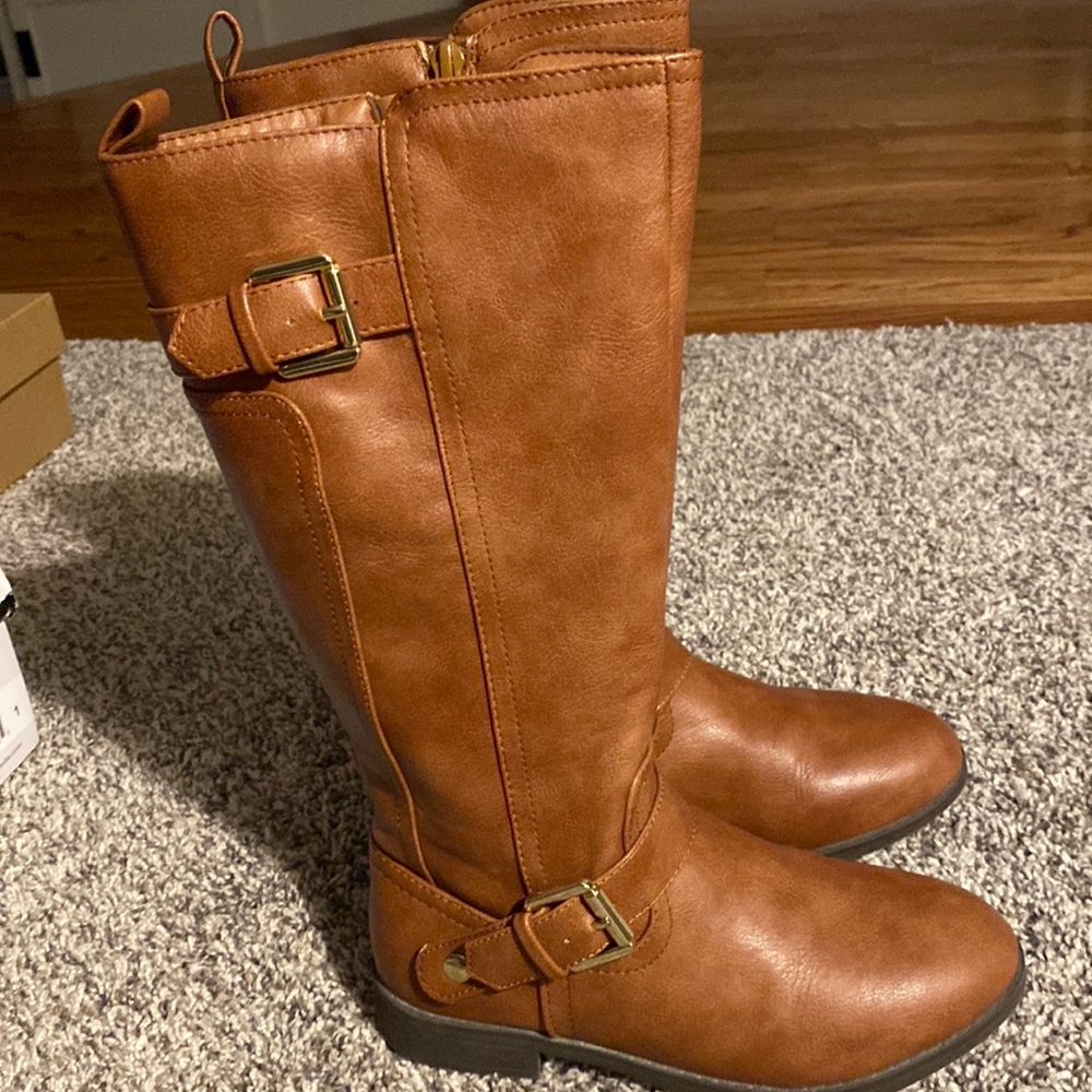 Hardly worn girls boots